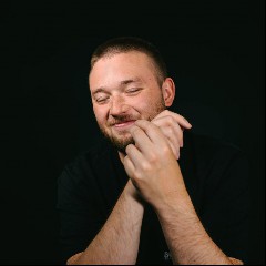 Tom VR