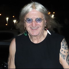 ΝΙΚΟΣ ΚΑΡΒΕΛΑΣ