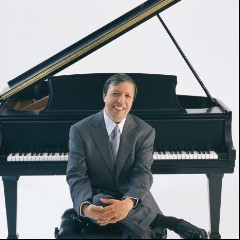 Murray Perahia, piano