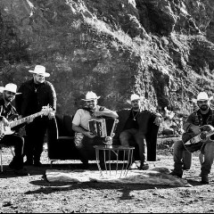 Los Chavalitos