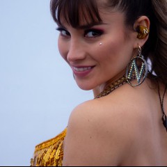 NINA LA QUE BRILLA