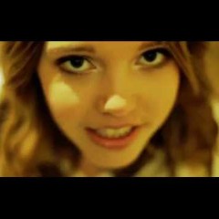 Lina Larissa Strahl,Mia.