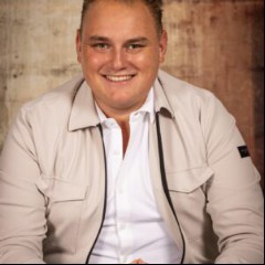 Mike Oskam