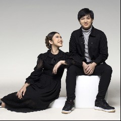 Arsy Widianto & Tiara Andini
