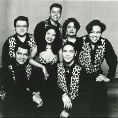 Selena y Los Dinos