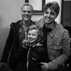 Avicii feat. Sandro Cavazza