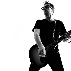 Rob Moss and Skin-Tight Skin