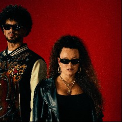 MK & Clementine Douglas