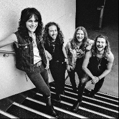 Tyler Bryant & The Shakedown