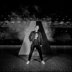 Armin van Buuren & AVIRA