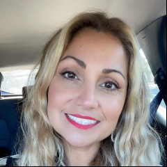 Elena Correia