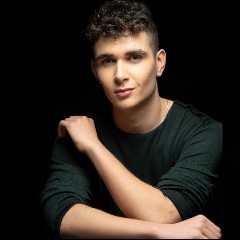 Victor Vernicos