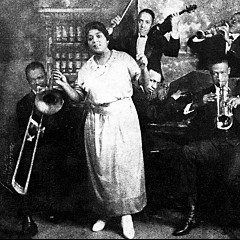 Mamie Smith and Her Jazz Hounds