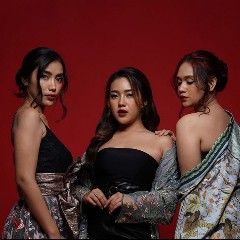Trio Darling