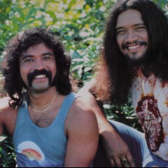 Cecilio & Kapono
