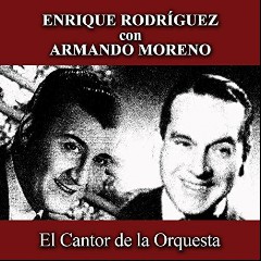 Enrique Rodríguez con Armando Moreno y coro