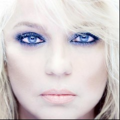 Ednita Nazario