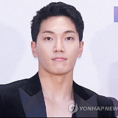 김필