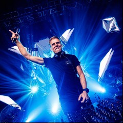 Super8 & Tab X LÜRUM Featuring LYCA