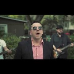 Joey Martinez Y Miradas