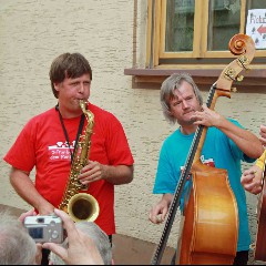 3 Franken mit dem Kontrabaß