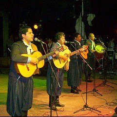 Los Manseros Santiagueños