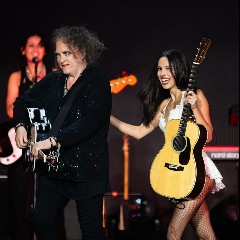 Olivia Rodrigo & Robert Smith