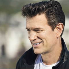 Chris Isaak