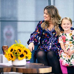 Kelly Clarkson ftg. River Rose