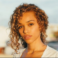 Izzy Bizu