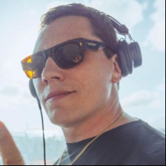 Tiësto feat. Alex Mills