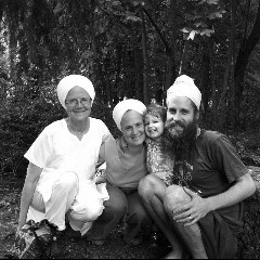 Prabhu Nam Kaur & Snatam Kaur
