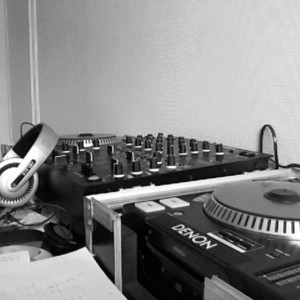 Vibes Dealers in the mix