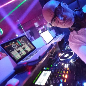 Dj Kriss Darry Podcast Deephouse , Club, Latino & Mashup